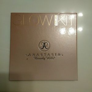 Anastasia Beverly Hills glow kit